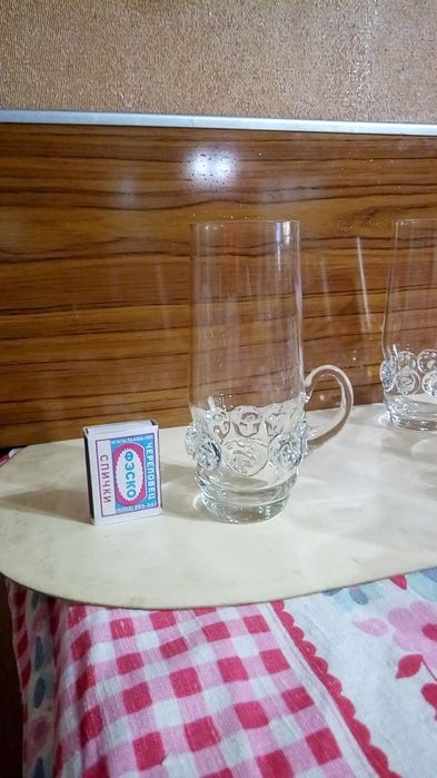 Фужеры с ручкой.