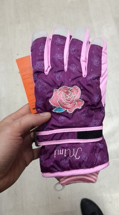 Зимние детские перчатки