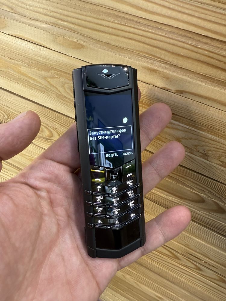 Vertu signature s design