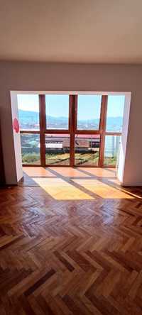 Apartament 3 camere, decomandat, centru