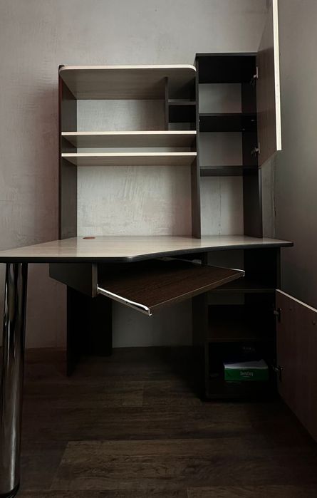 Стол компьютерный