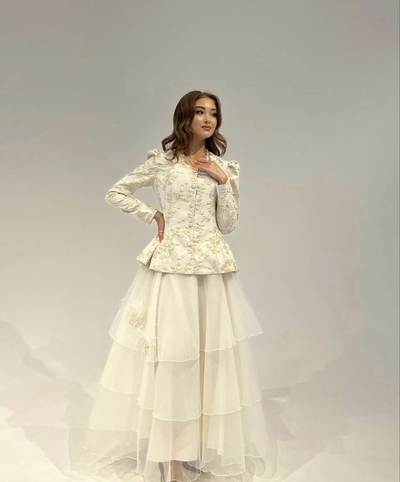 Двойка: пиджак + юбка