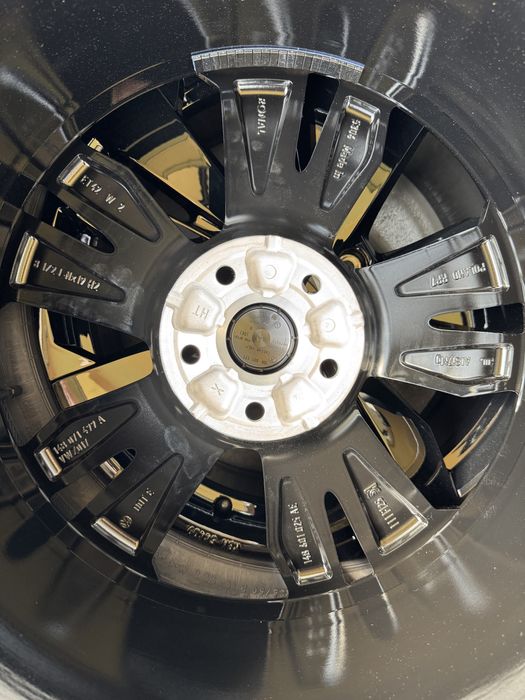 Jante Originale VW R19 ID4 E2 ID5 Black echipate iarna noi Continental