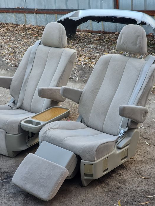 Автомобильные Сиденье передние кресла  Toyota  .