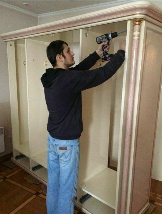 Уста мебелчи мебелларни ечамиз йиғамиз ўрнатамиз ва таъмирлаймиз