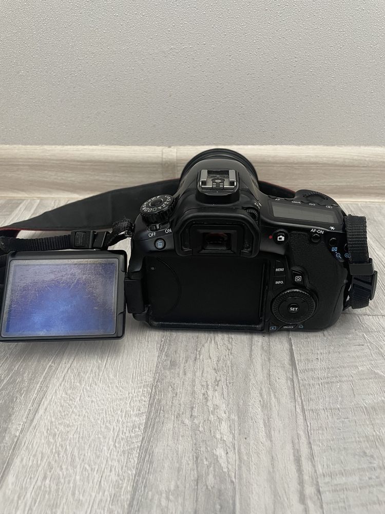 Продам фотоаппарат Canon 60D