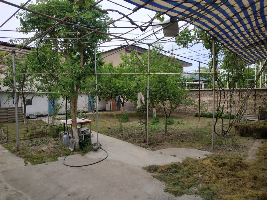 Продаётся дом на интернате на против 16 этажный дома