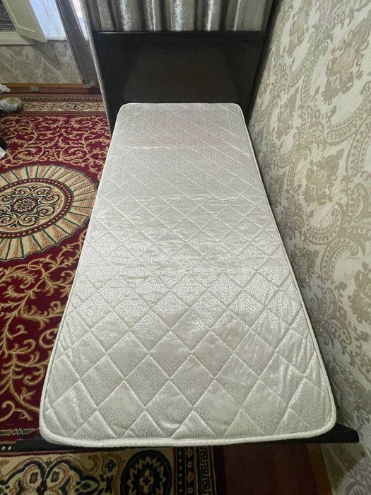 Kravat sotiladi  2x1 m