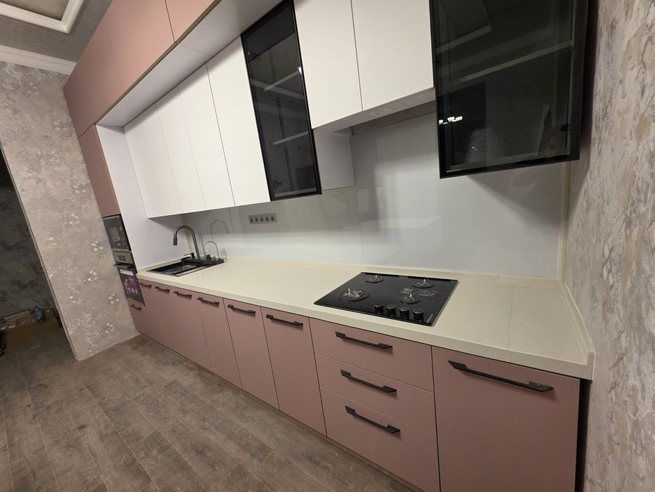 Столешницы и кварцевый и акриловый камен