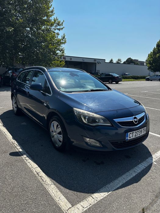 Opel Astra J 1.7 125кс 2012