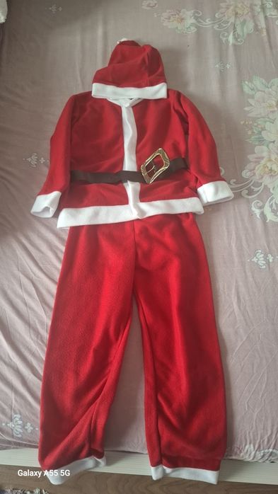 Vand costum Mos Craciun , 5 -6 ani!
