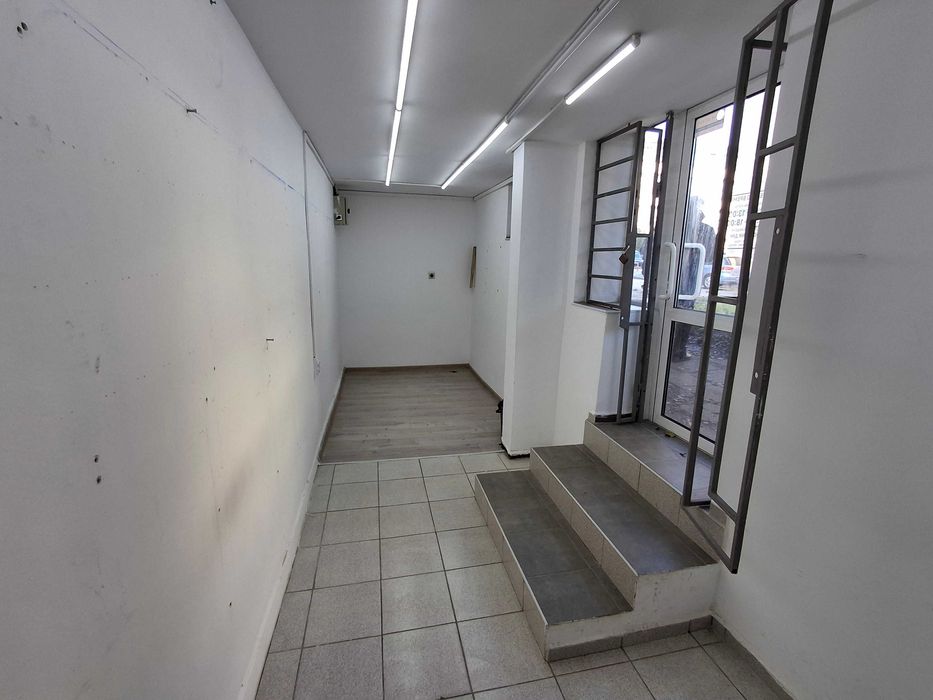 Магазин/офис под наем до поликлиниката на Цар Освободител