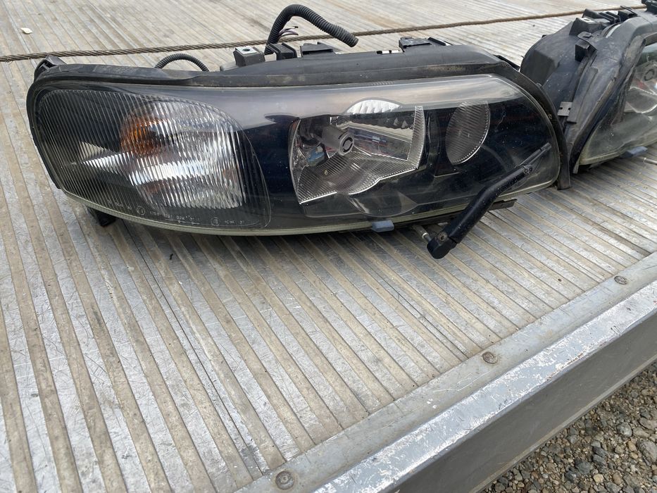 Faruri St/Dr Xenon Volvo S60 2005 Pret 800 lei buc