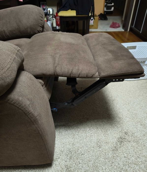 Продавам Фотьойл Бостън с релакс механизъм