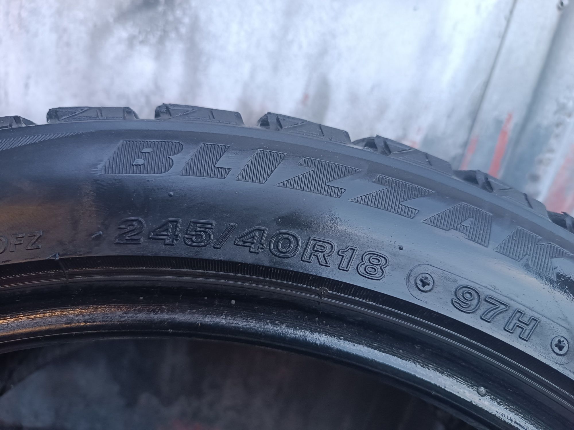 245/40/18 Bridgestone