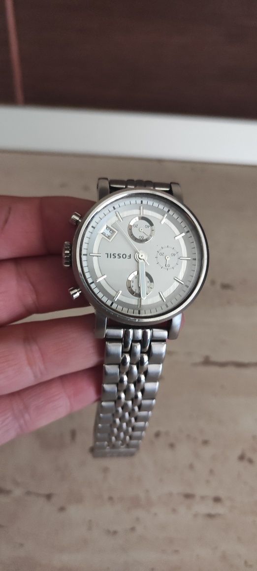 Ceas fossil  dama