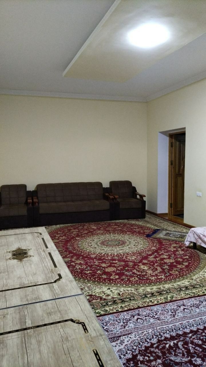 Hovli joy sotiladi