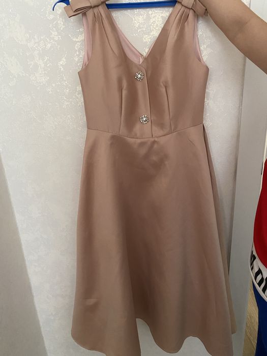 Продам платья .Новая 46 размер с этикеткой