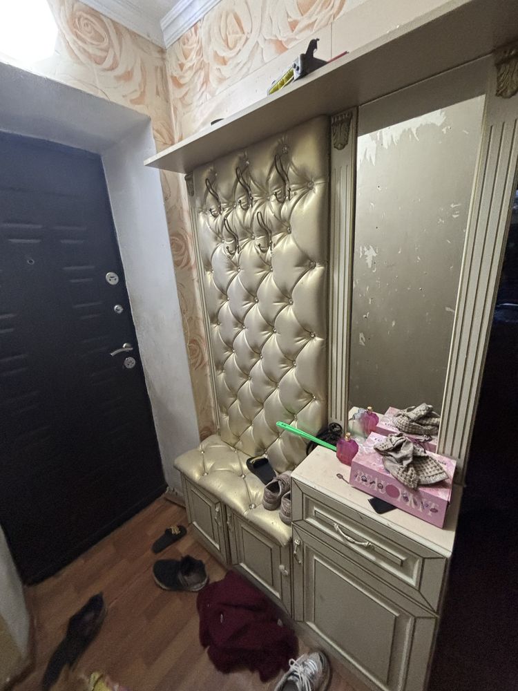 Продам шкаф в прихожую