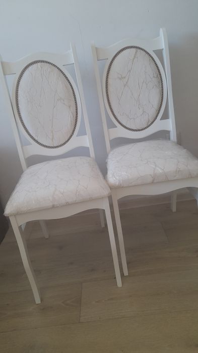 Стол и стуля новые