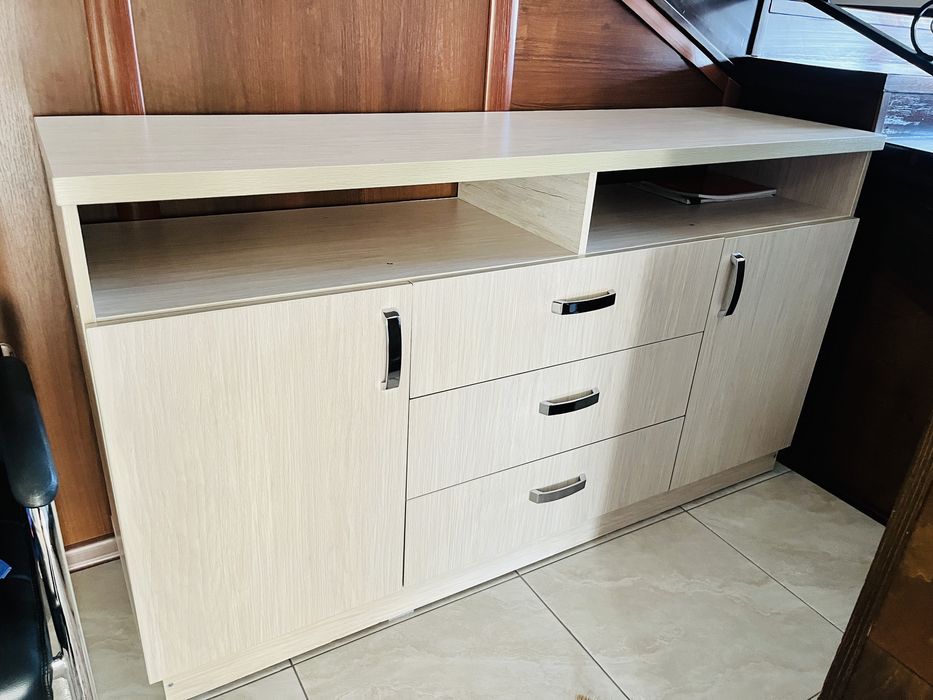 Продам тумбу под тв в хорошем состоянии