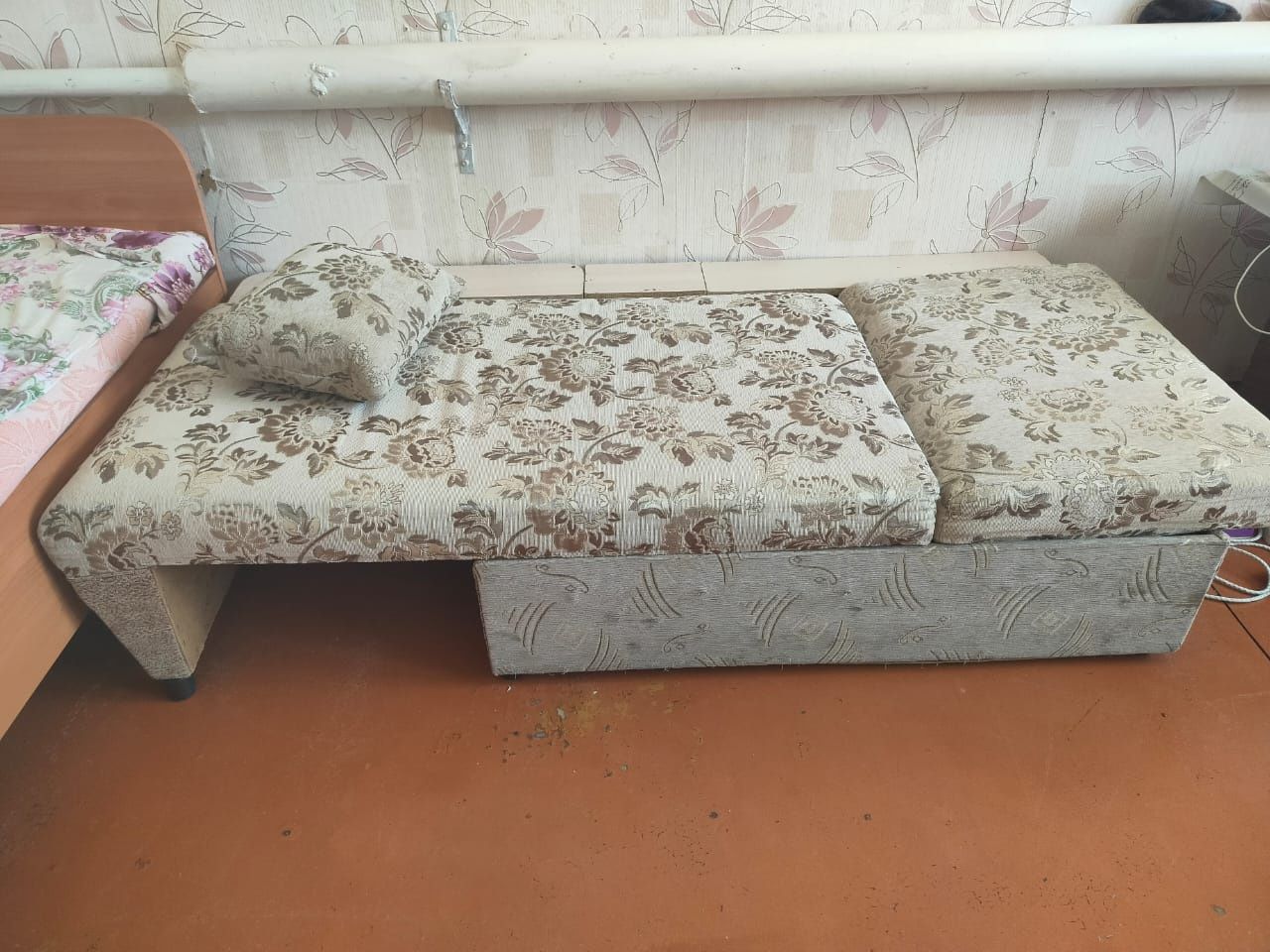Срочно продам раздвижной диван