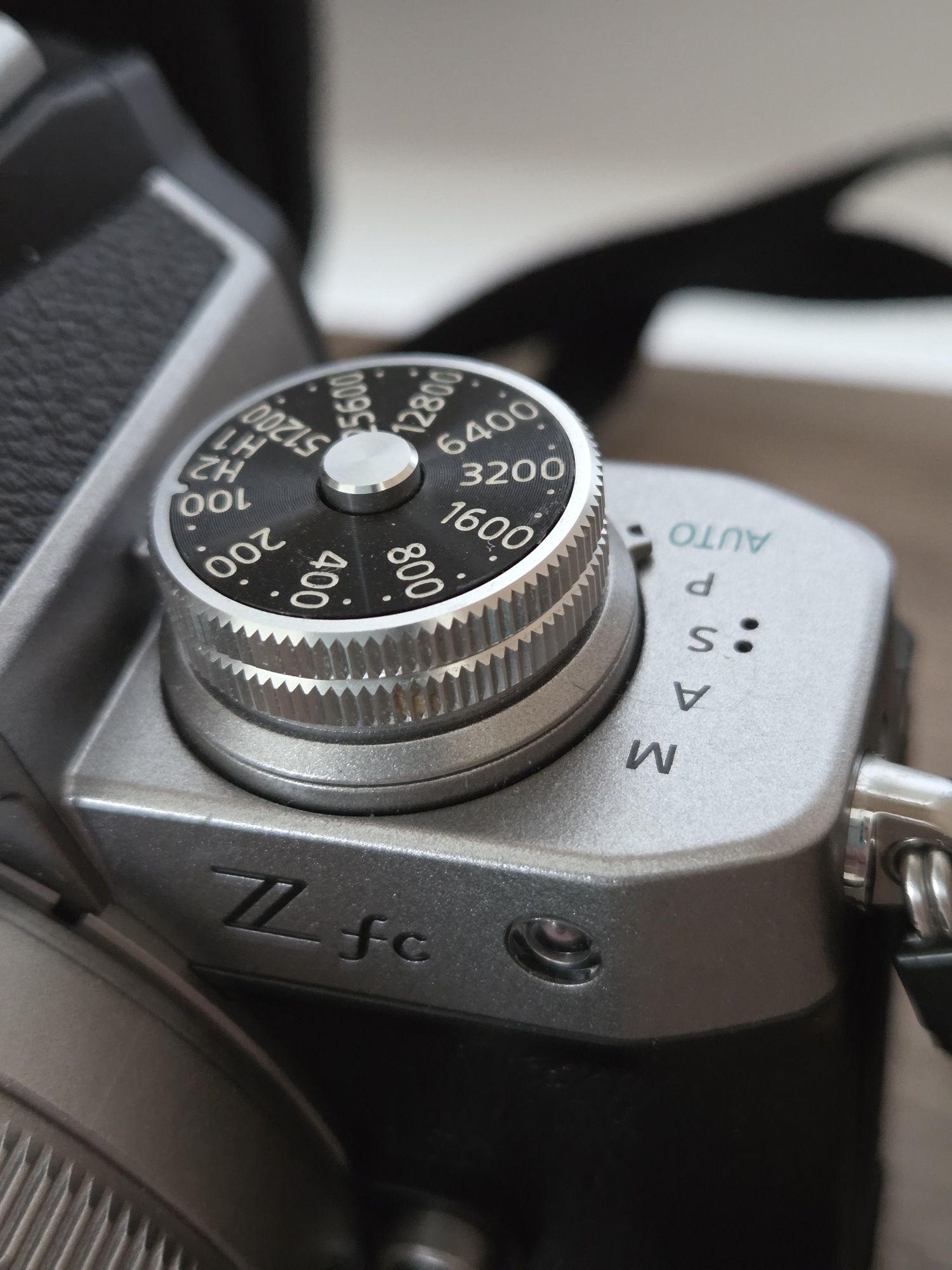 Aparat mirrorless Nikon ZF-C cu garantie