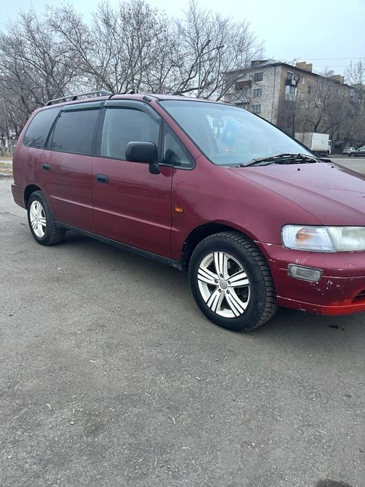 Машина на ходу вложений не требует! 7 местный машина