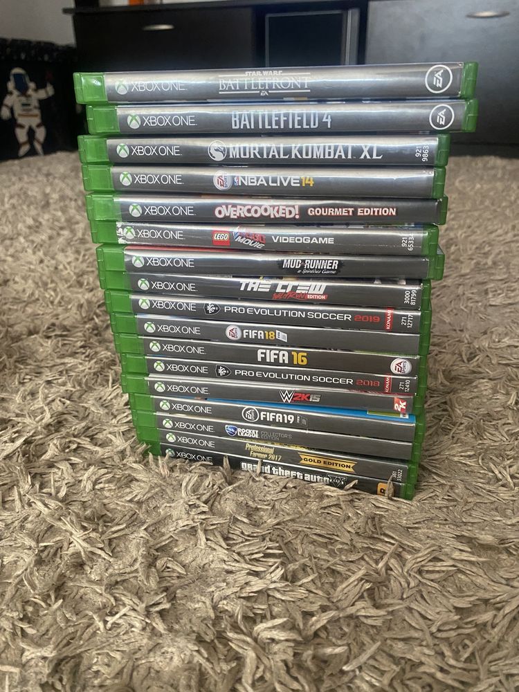 Xbox one + 3 jocuri la alegere