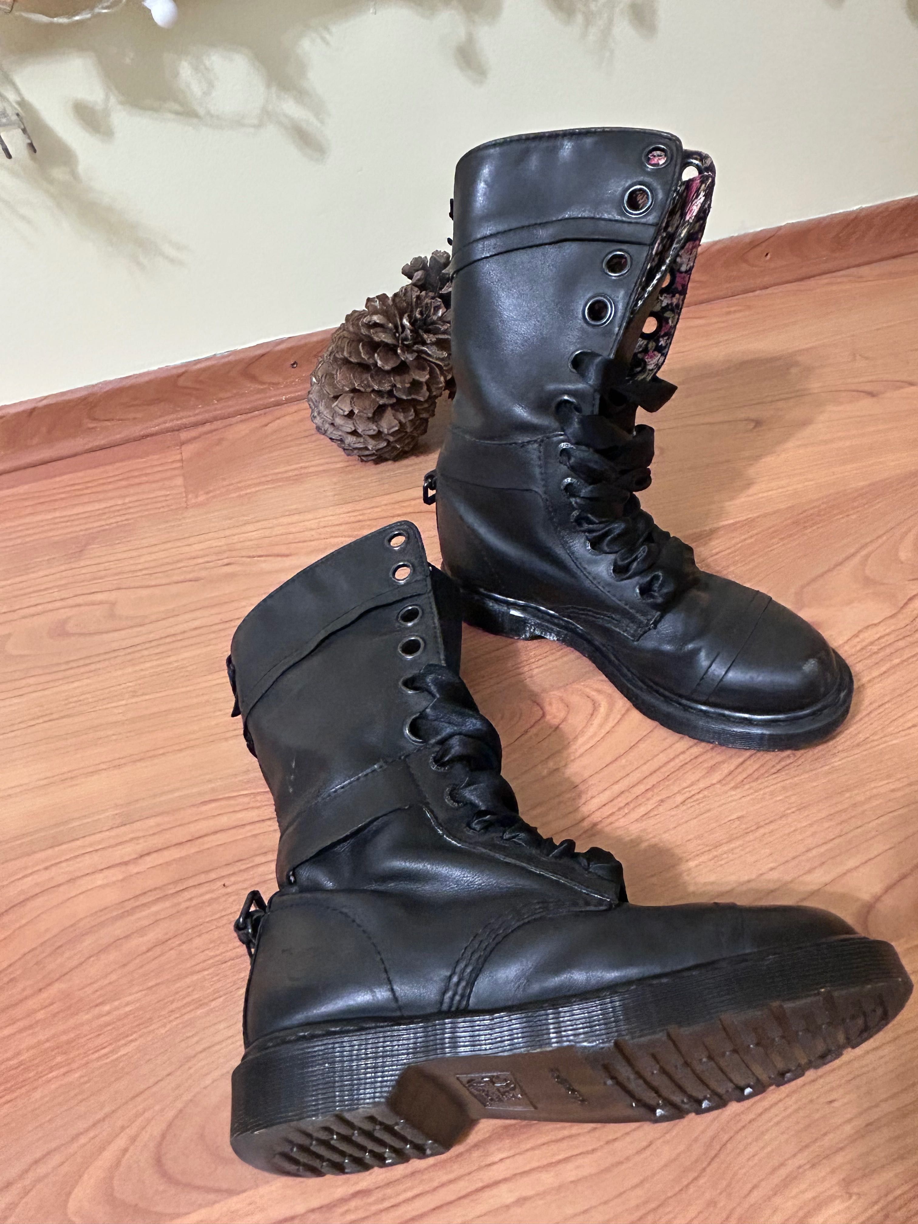 Dr. Martens Triumph Boots Floral Leather Fold Over Women’s Боти