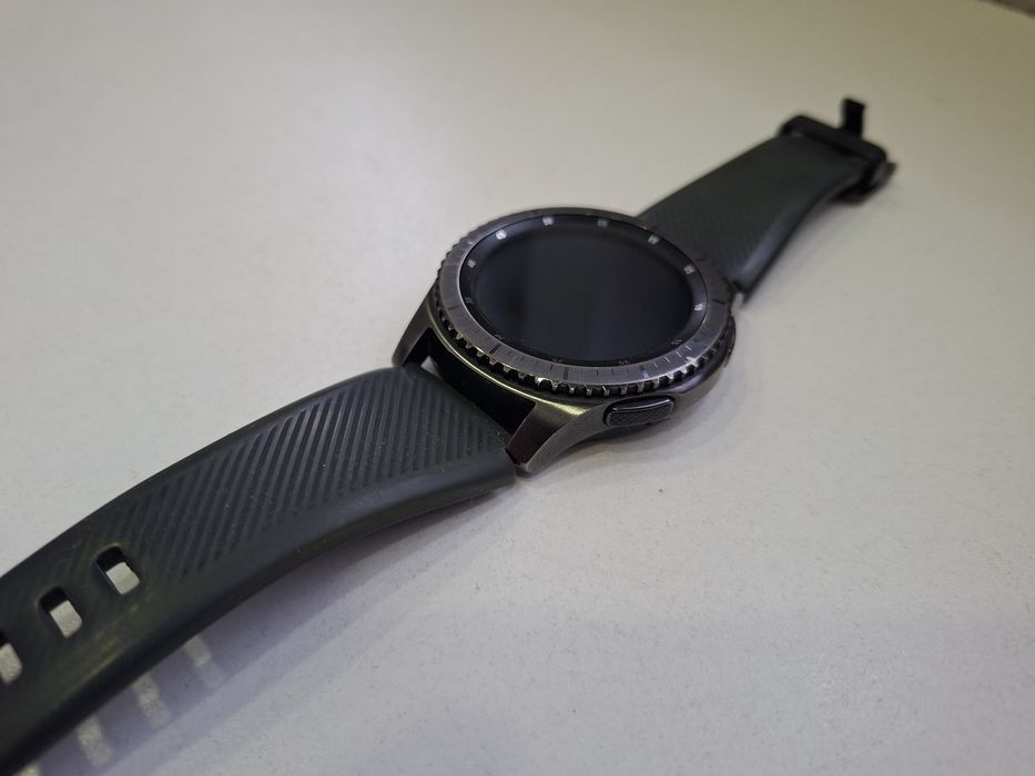 Часы  Samsung gear s3
