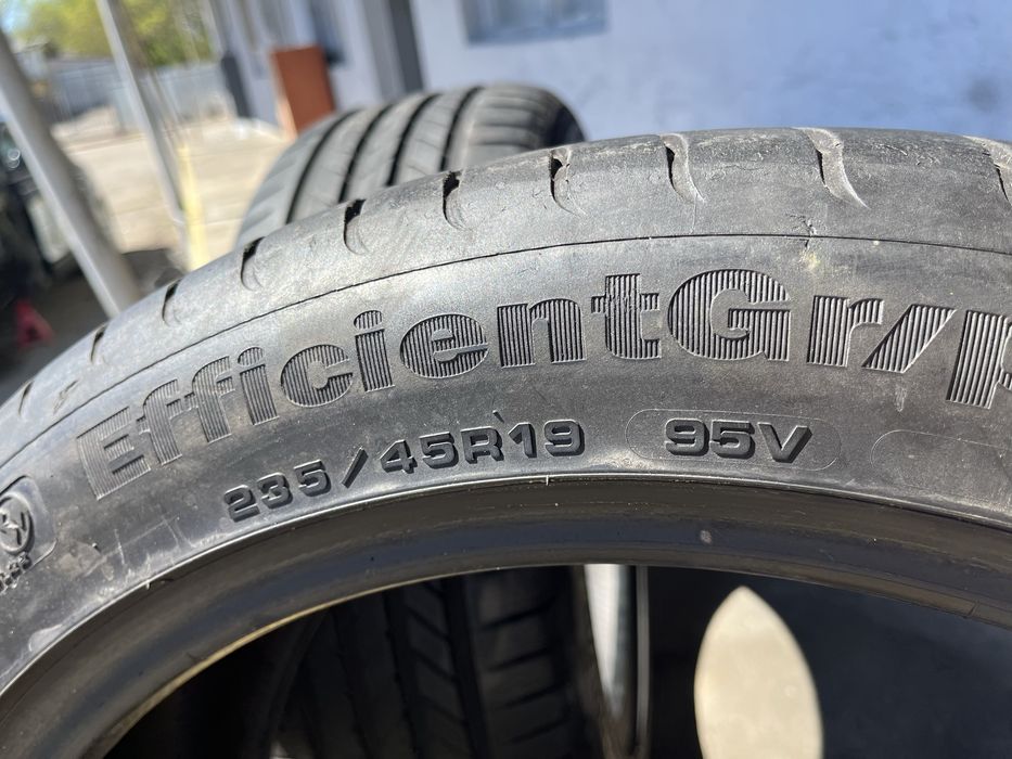 2 бр. летни гуми 235/45/19 GoodYear MOE RSC DOT 0918 6 mm
