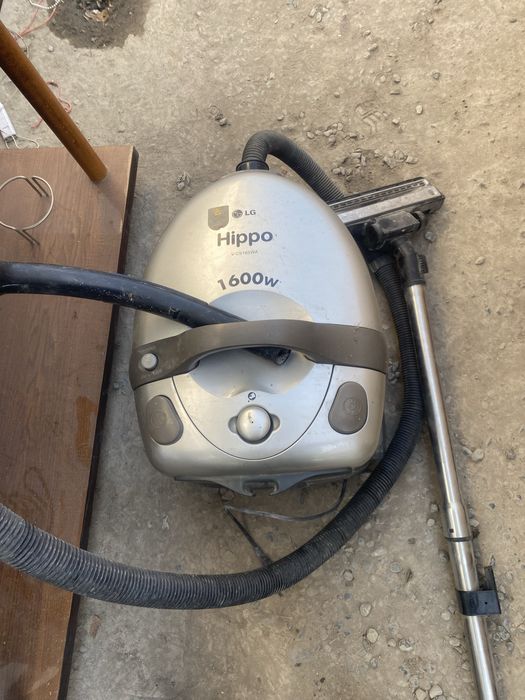 Пылесос моющий продам