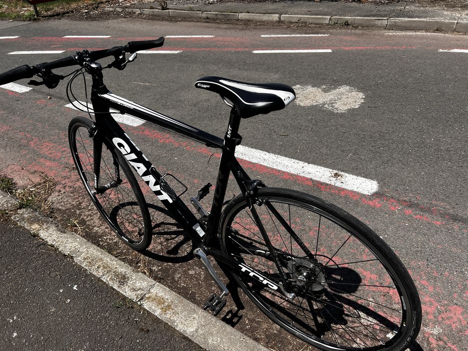 Vand bicicleta carbon Giant stare impecabila