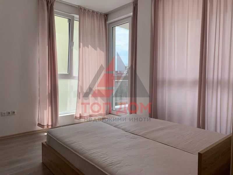 Дава се под наем Тристаен апартамент в Варна, Победа - 80 кв.м за 663 € - Снимка #3