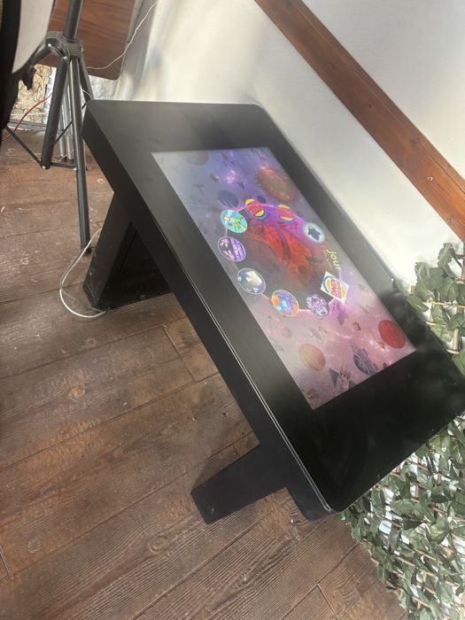 Masa jocuri cu unitate incorporata