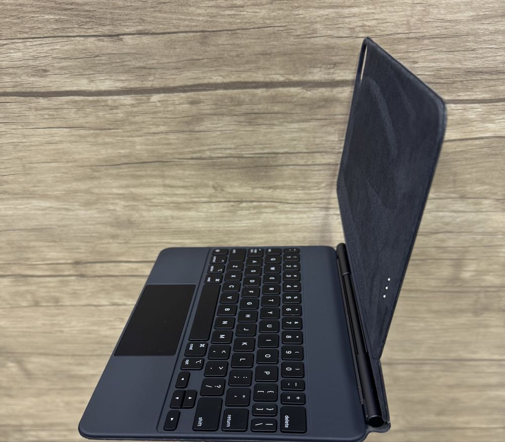 Prodam MagicKeyboard ipad pro 11 Air