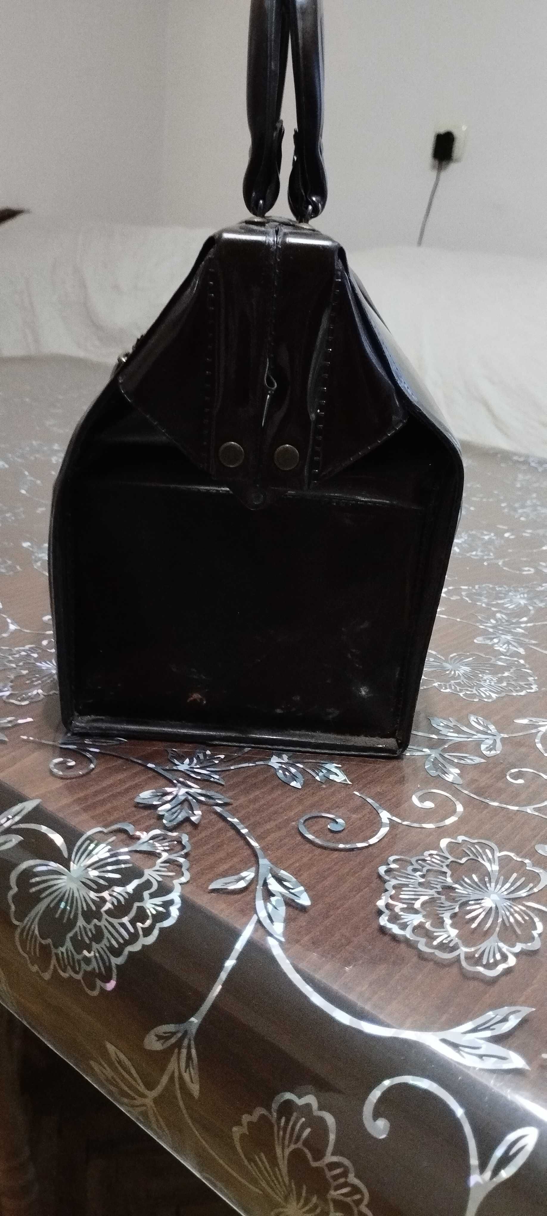 Винтидж чанта от изкуствена кожа