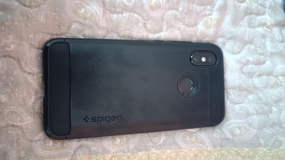 Телефон Xiaomi Mi 8 Pro