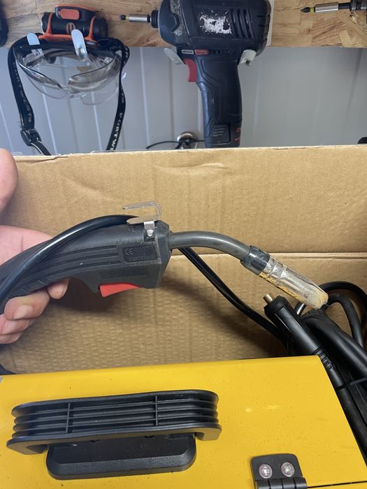 Aparat de sudura cu sarma si electrod. Peefect pentru acasa