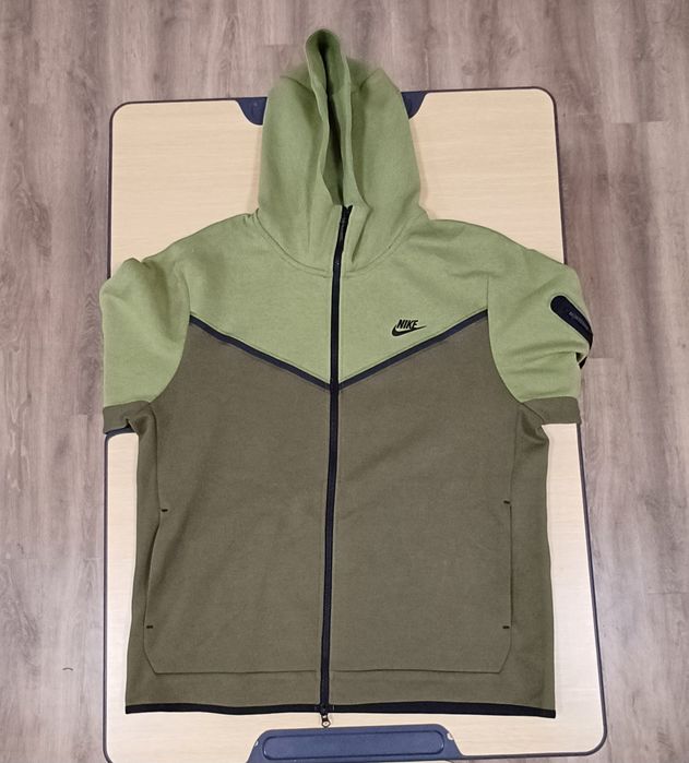 Nike - Tech Fleece - Olive Green