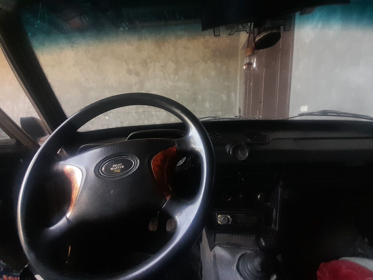 Vaz 2106 sotiladi narxi 7 milon