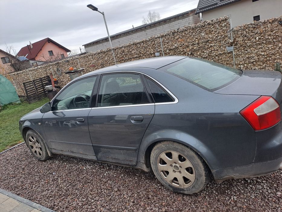Vând Audi A4 2.0 benzina