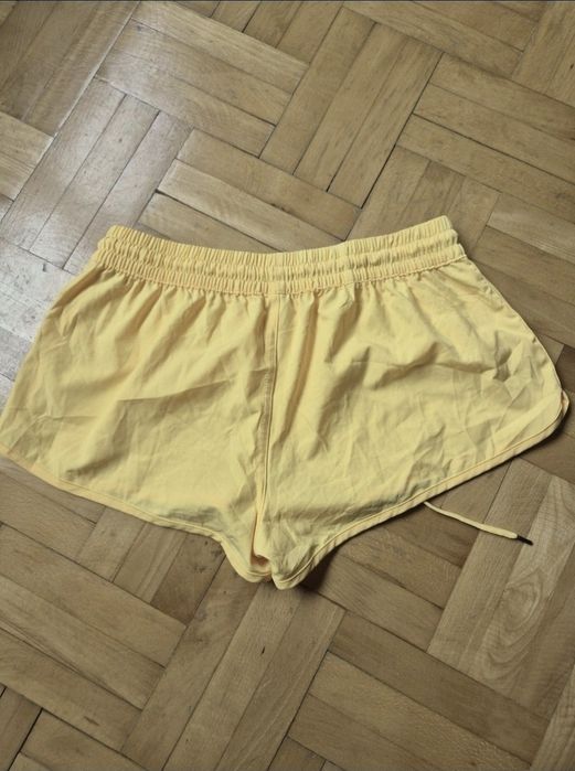 Pantaloni Scurți Damă Censored - Stil Modern și Confort, Mărimea S