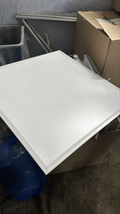 Продам лампы по 3000 в хорошем рабочем состоянии самовывоз майкутова27