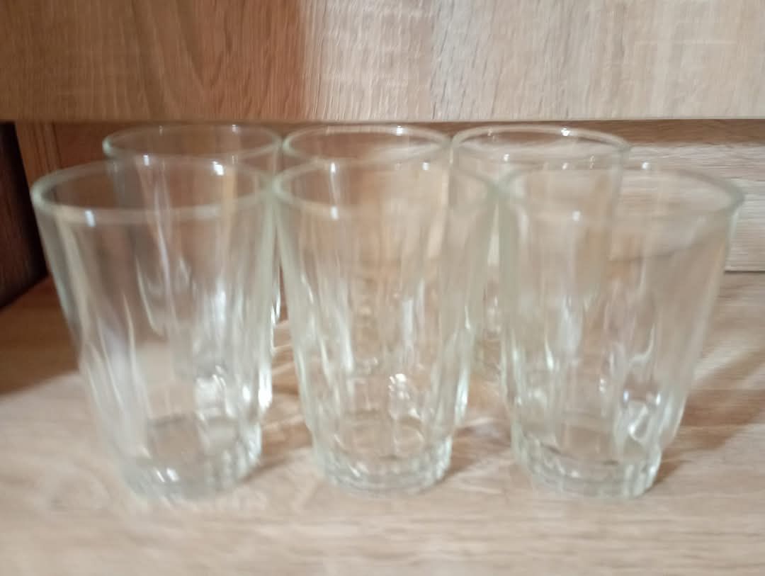 Малки стъклени чашки