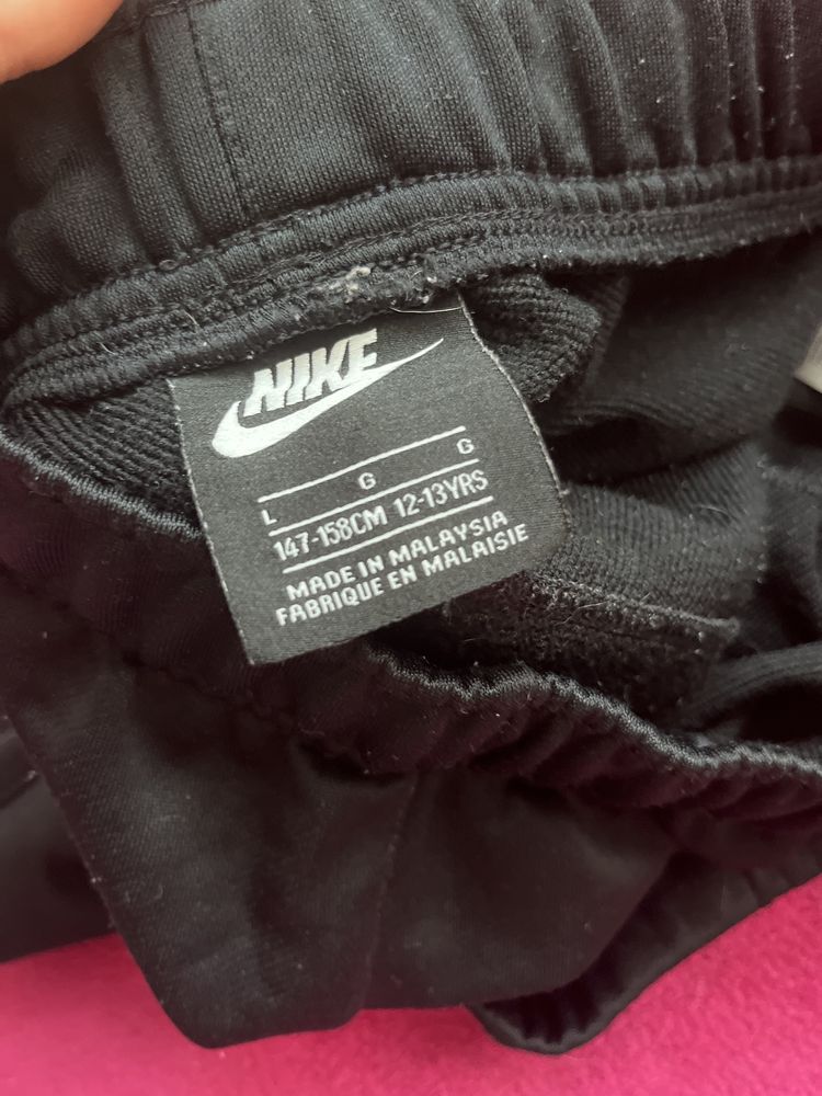 Долнище на nike