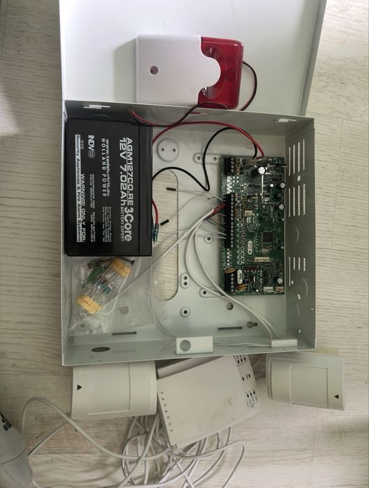 Kit sistem alarma Paradox SP5500+K10 de interior KITSP55K10INT