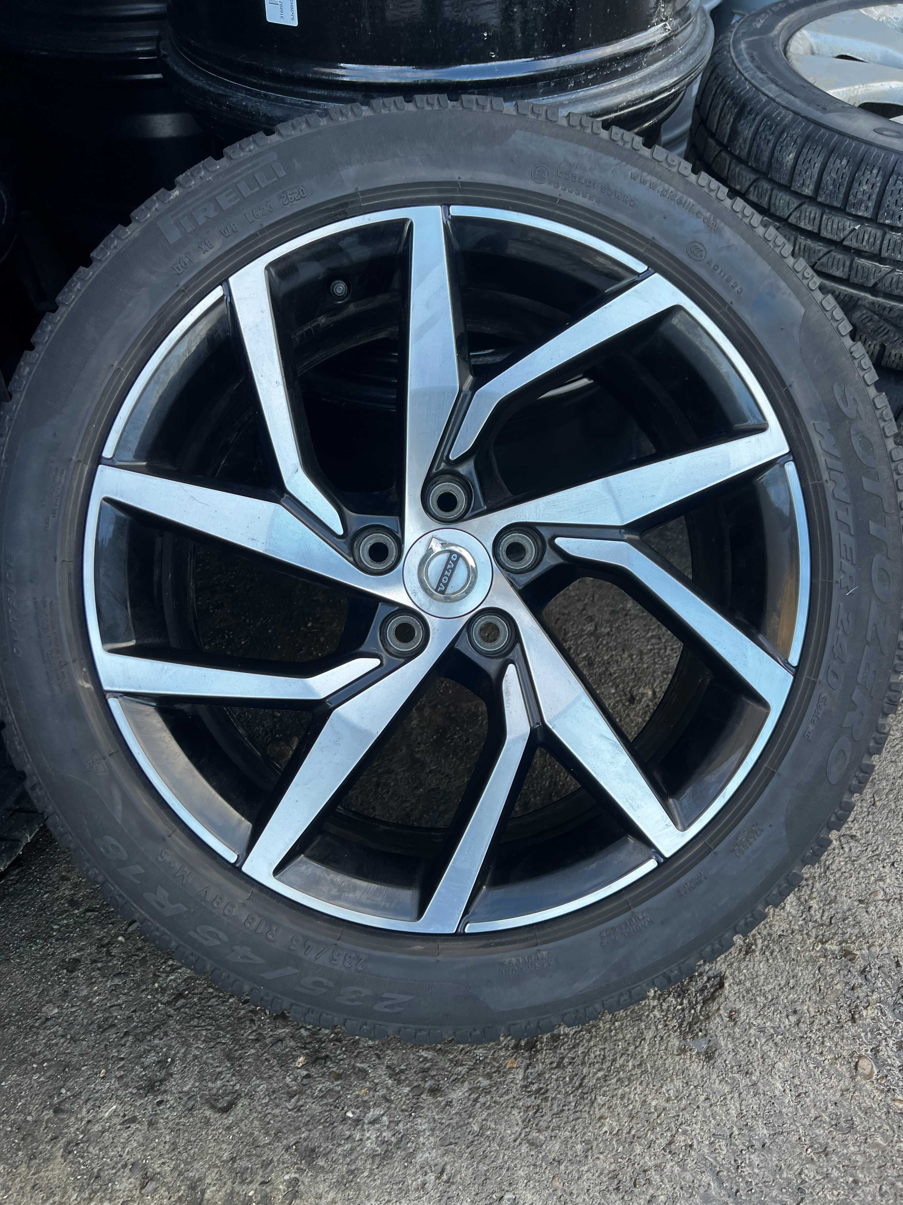 Set 4 Anvelope Pirelli SottoZero winter 235 45 R18 ci365