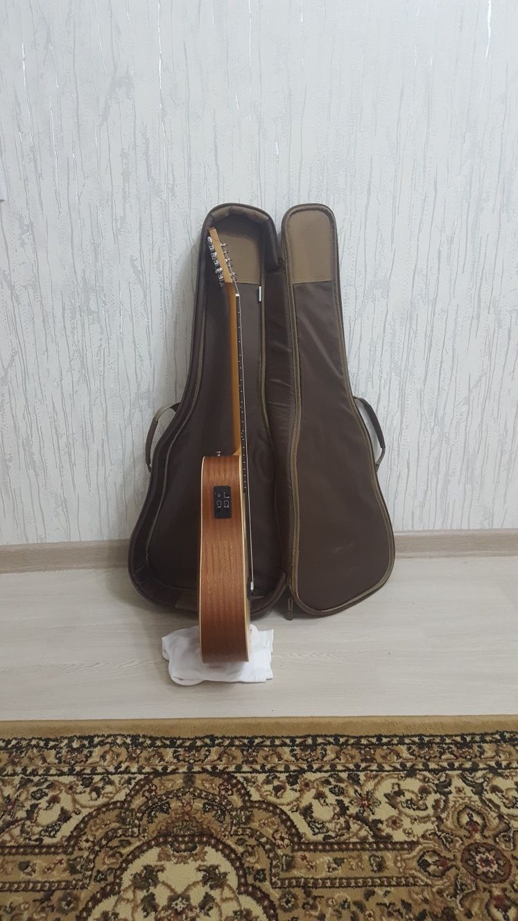 Гитара из США Taylor TS-BTe